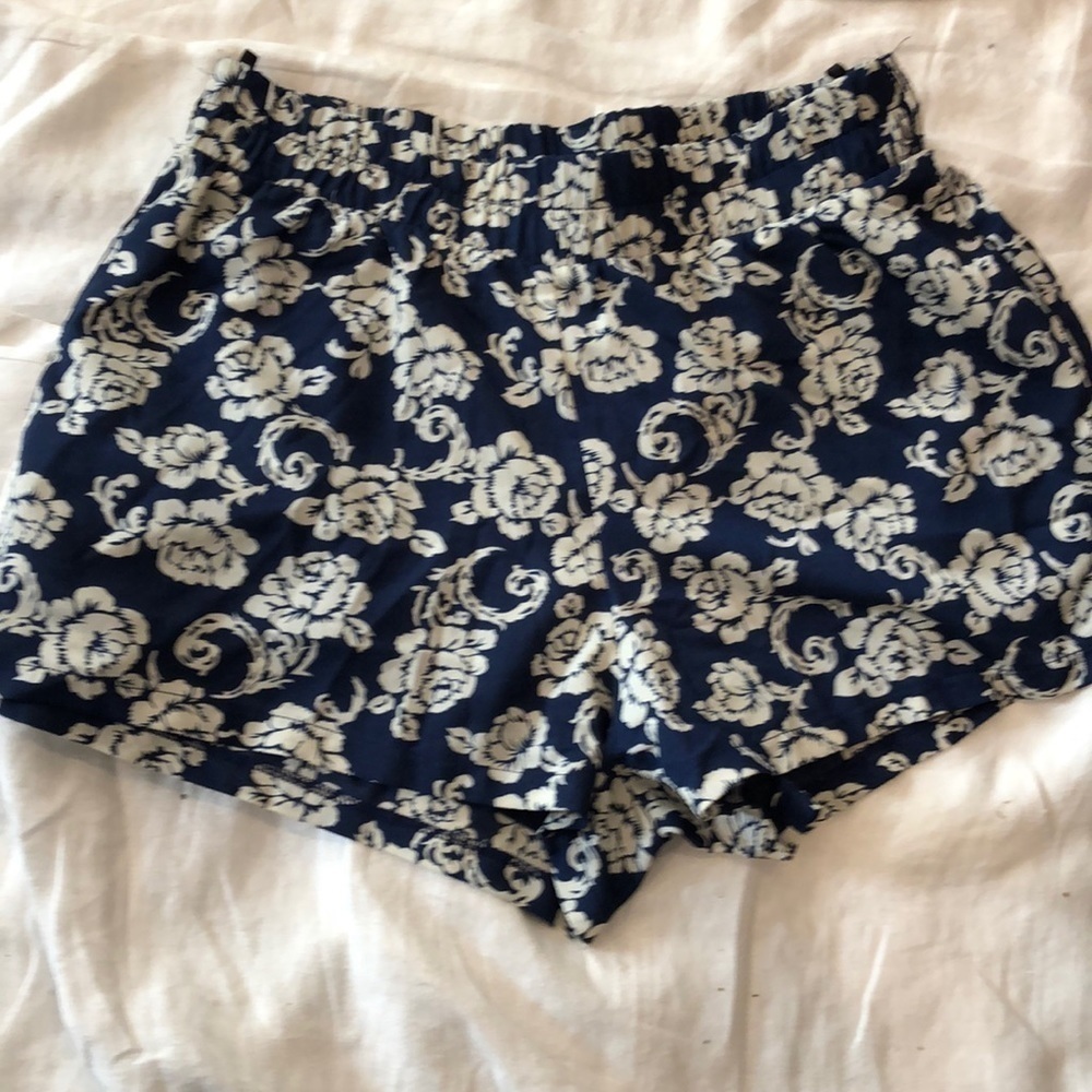 Mine Floral Elastic Waist Lined Shorts Size Medium